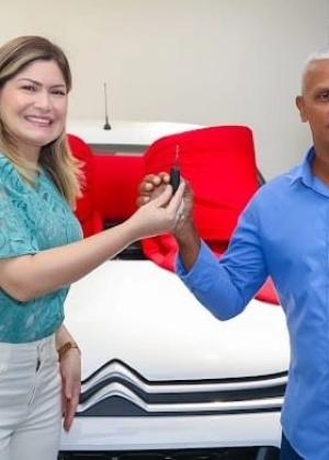 Na última quarta-feira, dia 29, a Prefeitura de Itaubal recebeu das mãos da Deputada Aline Gurgel um veículo 0 km destinado à Secretaria de Assistência Social, fruto de uma emenda de sua autoria.