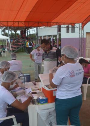 ação para testagem e vacinação 