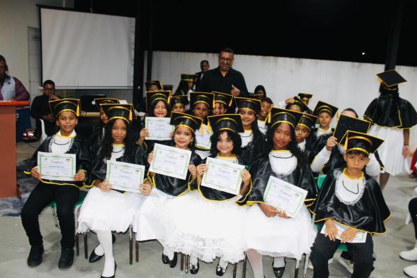 Dia de celebrar conquistas e novos começos! 