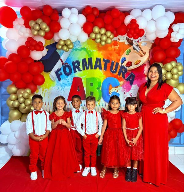 formaturas das escolas Miguel Jorge Hauat Elias, Antônio Maximino da Cruz, Ipixuna Grande, além dos pré-escolares Antônia Pereira Gomes e Maria Pessoa.