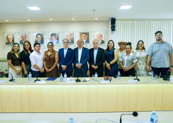 Na manhã desta quarta-feira, foi assinada a parceria que marca o início do 1º ciclo do Programa Destinos em Itaubal, uma iniciativa estratégica voltada ao fortalecimento do turismo, ao incentivo da economia local e à ampliação de oportunidades para o muni